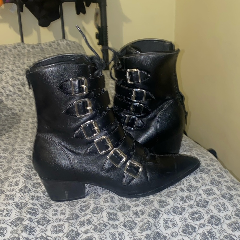 Black Leather Witchy Boots with Buckle Straps